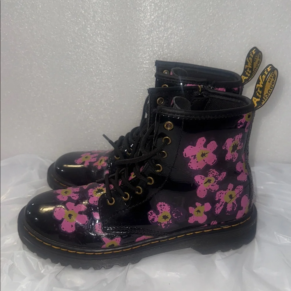 new girls dr martens 1460 JR/youth 5 black patent leather floral print